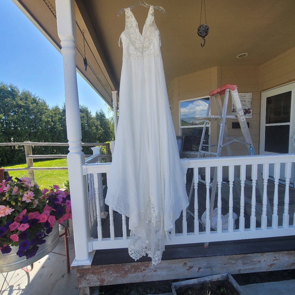 Wedding Dress‎
